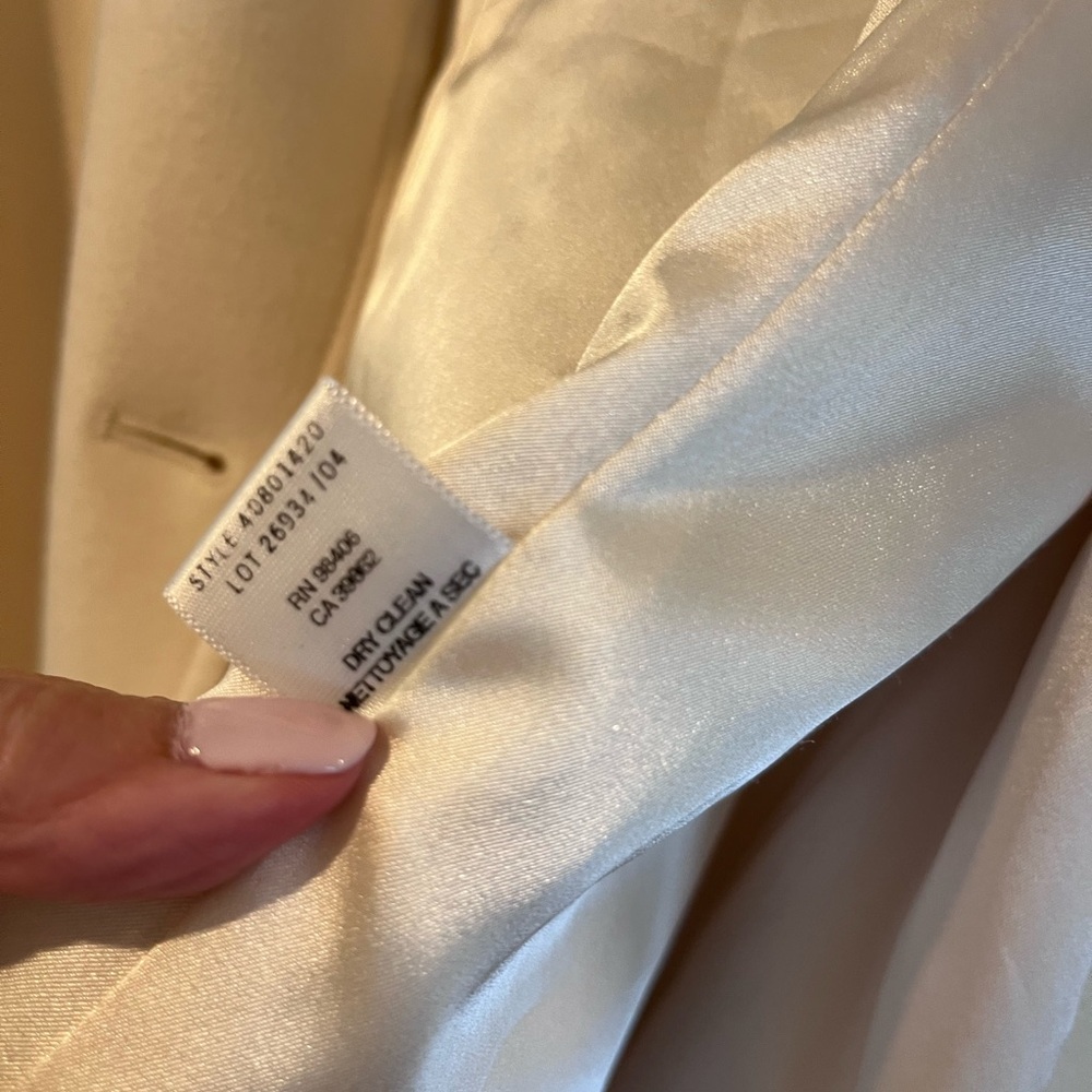 Theory Cream Trench Coat - Picture 2 of 13